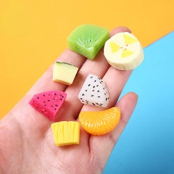 Mini figuras de resina Kawaii en rodajas de frutas, dijes planos en miniatura, herramientas y accesorios para álbum de recortes, materiales de joyería Diy, 10 piezas