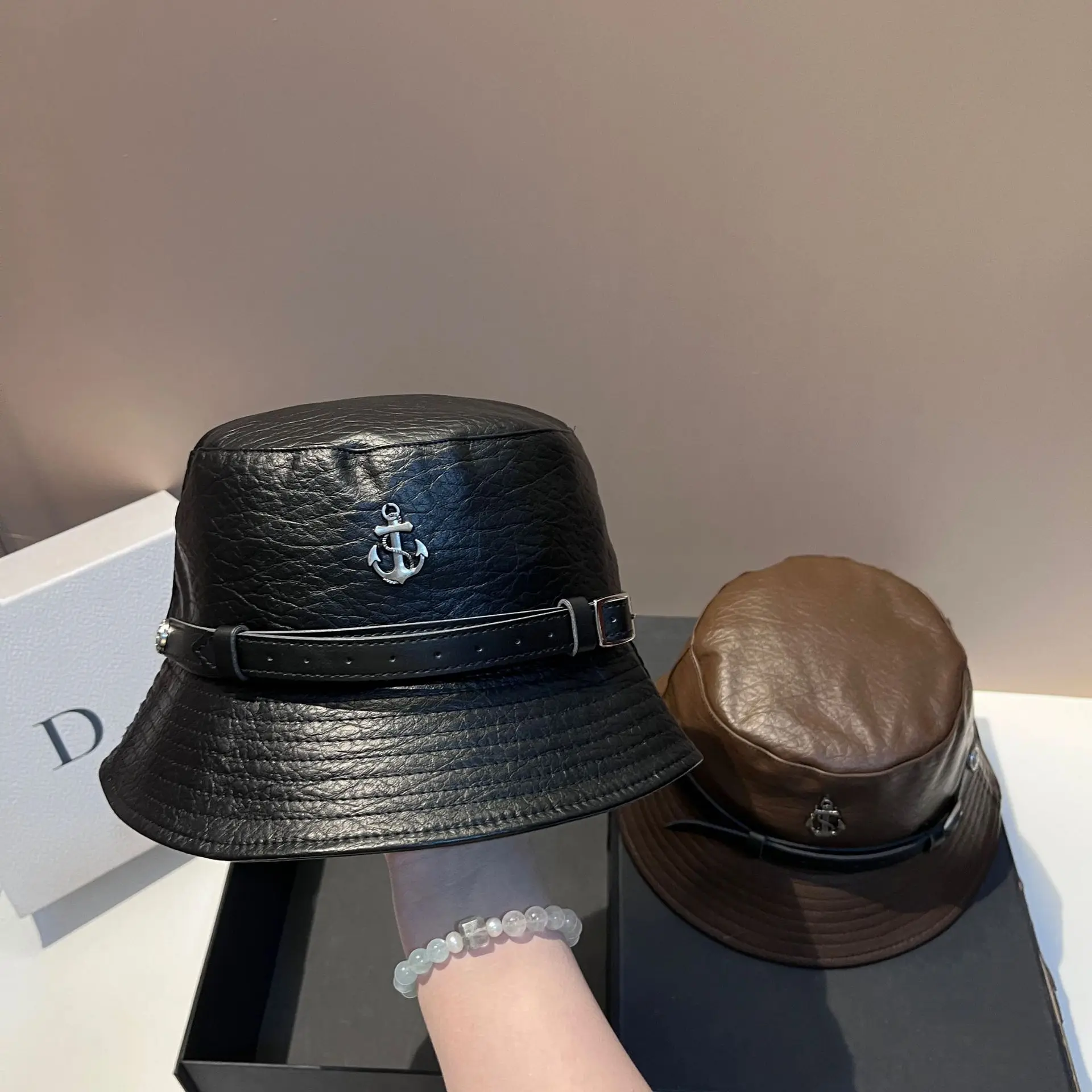 

High quality luxury belt anchor bucket hat outdoor face cover age reduction fashion lychee pattern pu leather basin hat women