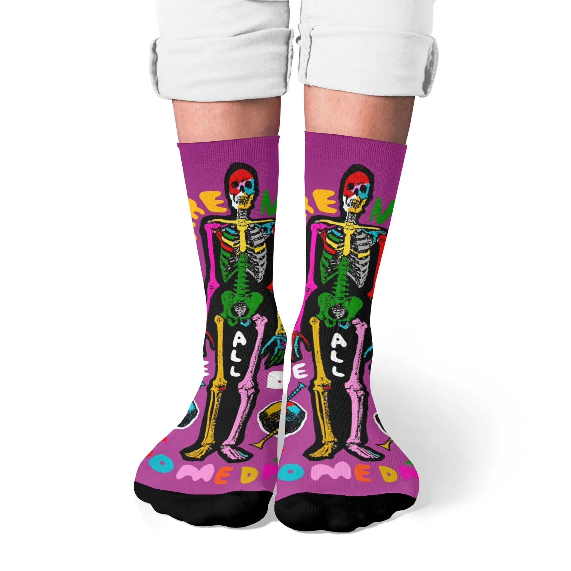 ถุงเท้าลายโครงกระดูกสไตล์ป๊อปอาร์ตสีสันสดใส พิมพ์ลายอักษรสีม่วงแนวพังก์วินเทจสุดเท่ ของขวัญสำหรับผู้ที่ชื่นชอบแฟชั่น
