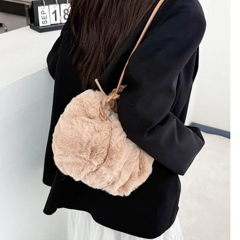 

Fashionable Leather Women's Handbag High-End Luxury Brand Trendy Design Classy Edge Vintage Daily Bag​