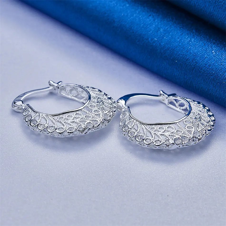 Elegant 925 Sterling Silver Delicate Fan-Shaped Hollow Out Ear Clips for Women, Fashionable Party Wedding Gift Jewelry