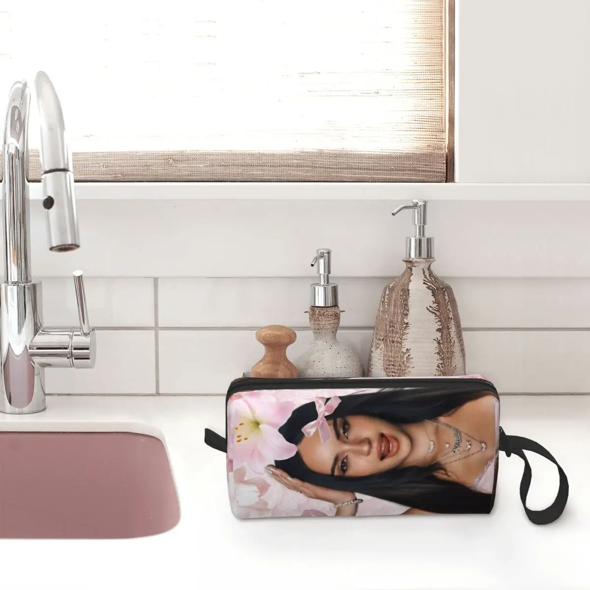 Daniela Katseyes Kpop Girl Group Makeup Bag Travel Cosmetic Bag for Men Women Toiletry Bags Storage Pouch Bag