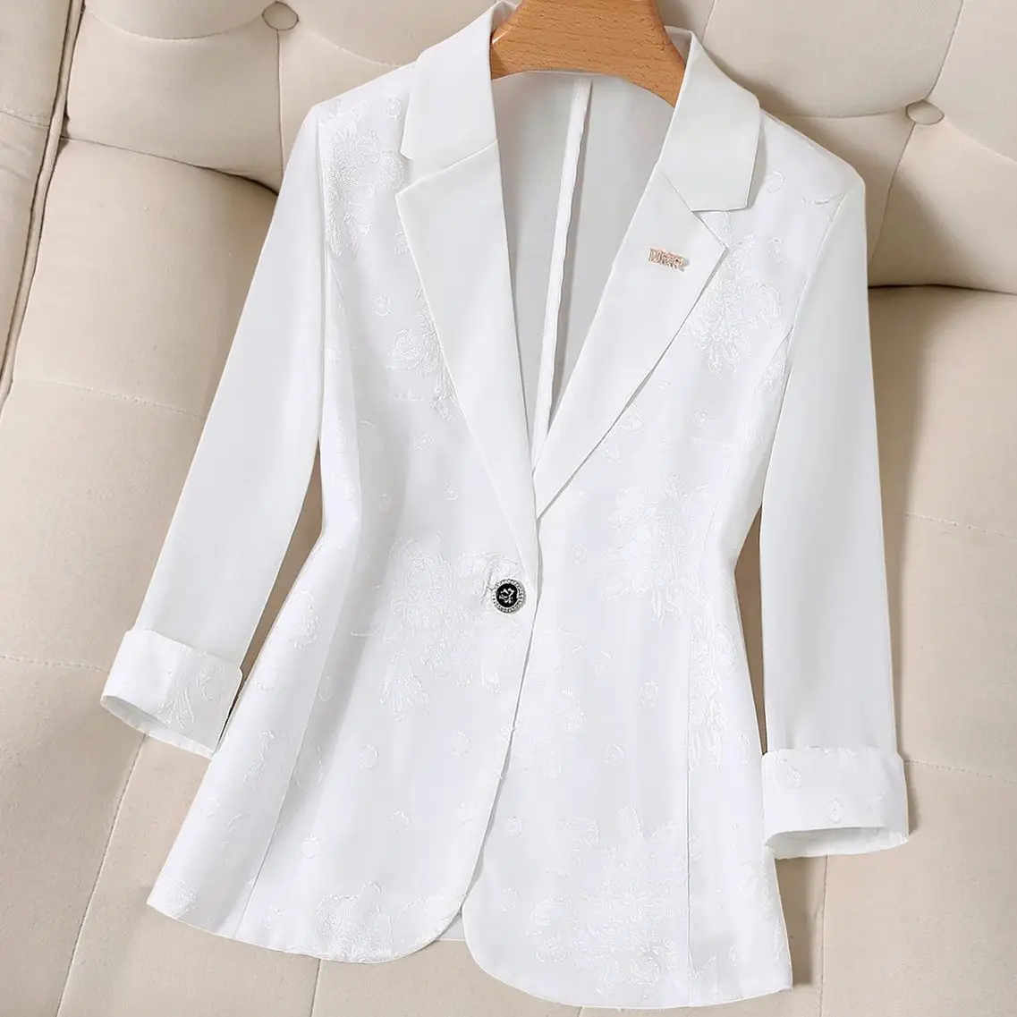 

White organza suit jacket women's spring summer new jacquard seven quarter sleeves fashion niche chiffon sun protection clothing