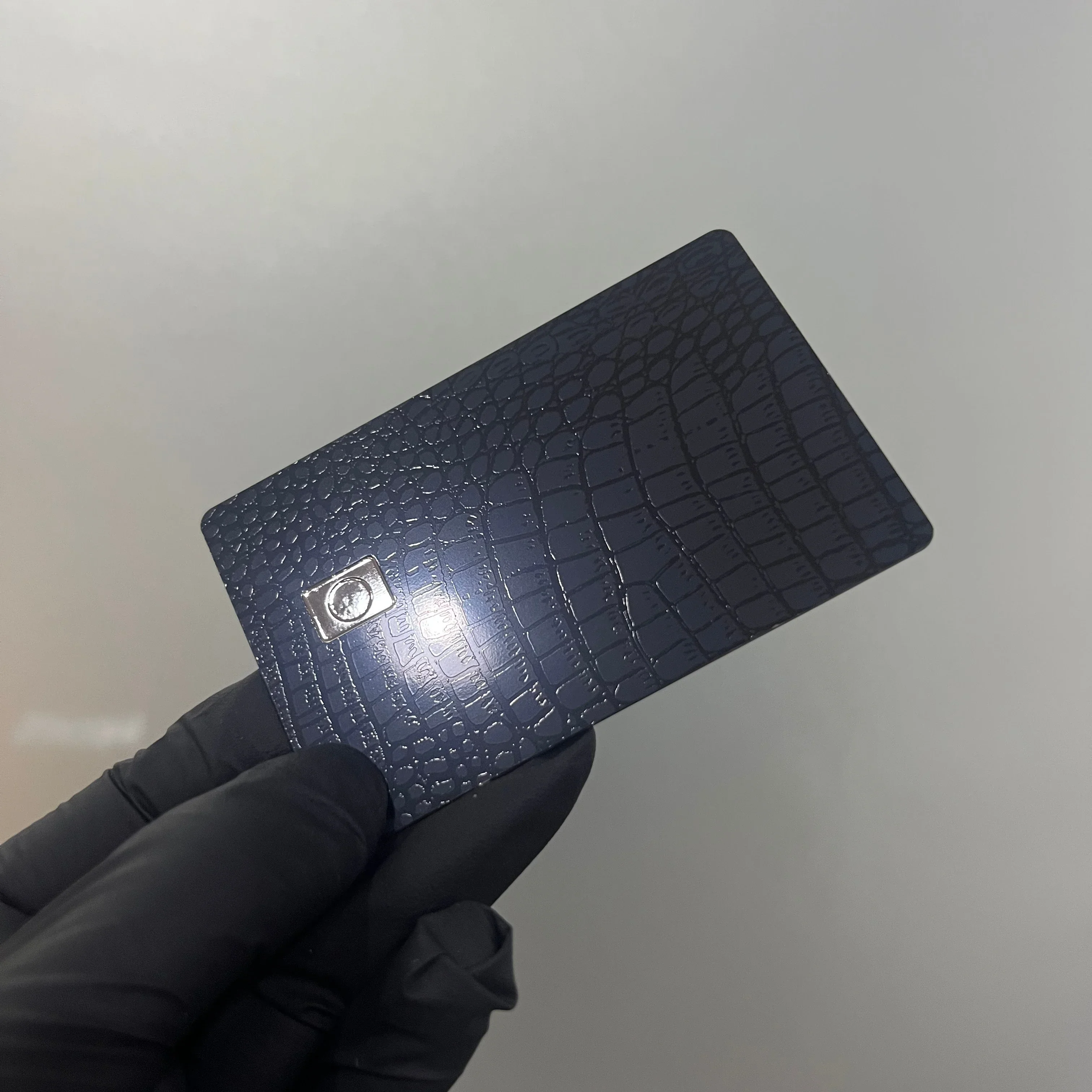 بطاقة عمل ذكية مخصصة جديدة من الجلد المقاوم للصدأ بطاقات عمل معدنية سوداء مع فتحة رقاقة