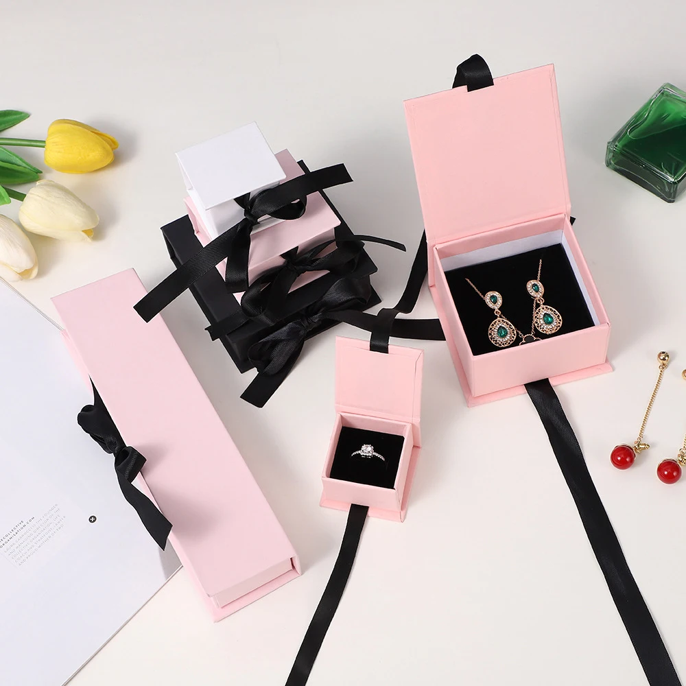 5pc 9x9x3cm Paper  Wedding Gift Packing Organizer Box White Black Jewelry Earrings Rings Necklace Flip Boxes with Silk Wholesale