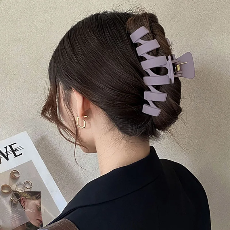 Vintage-Haarspange aus gefrostetem Kunststoff mit geometrischem Design für Damen, elegante Haarspange für langes, dickes Haar, modische Haar-Accessoires – Detail 8