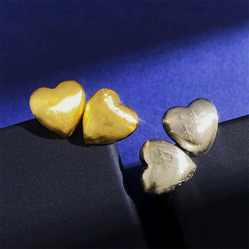 

New ear studs, internet famous retro style Brushed matte texture heart Ear accessory design sense Accessories and ornaments