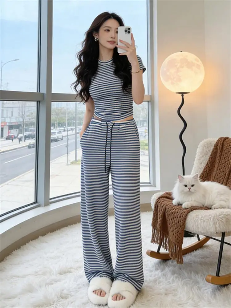 

Korean Style Sporty Short Sleeve T-Shirt And Wide Leg Pants Two Piece Set for Women Summer Fashionable Striped Casual Wear