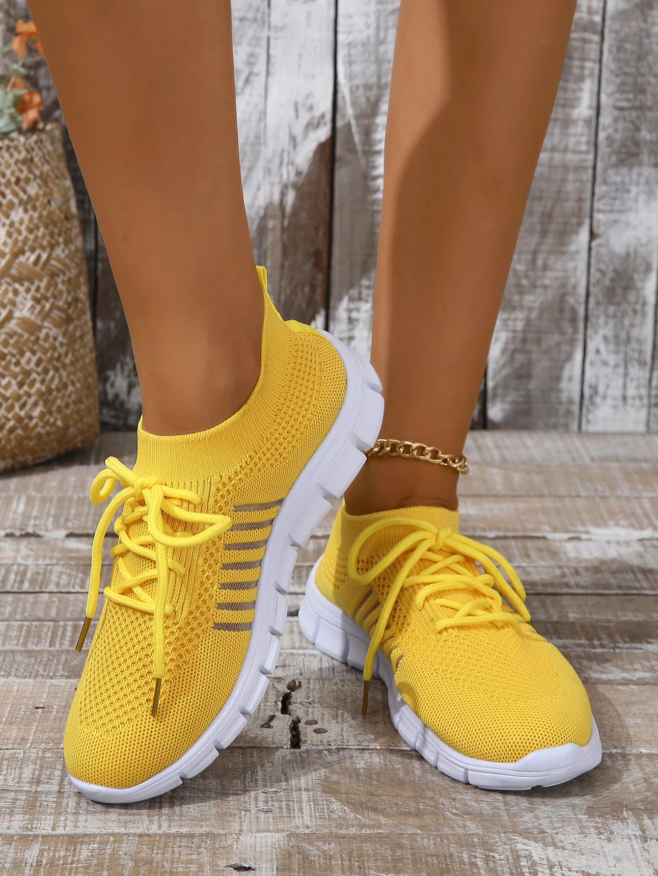 Summer Breathable Meshfor Women 2024 Lightweight Slip On Walking Shoes Woman YellowSporty and minimalist styleSports singleshoes