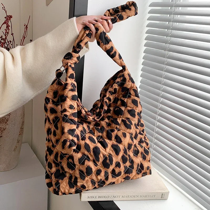 

Korean Fashion Leopard Print Diamond Grid Bag 2024 New Color Contrasting Texture Hand-held Cotton Clothing Bag Dumpling Bag Sac