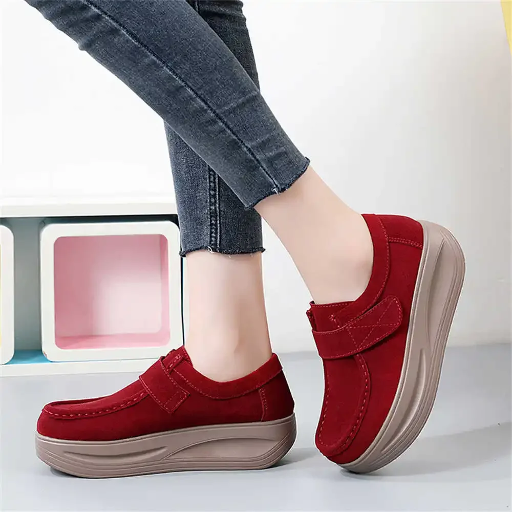 Red Wine Cream Sneakers For Children Flats Women\'s Boots 2024 Branded Sports Shoes Famous Brand Models Sneakeres Shoess