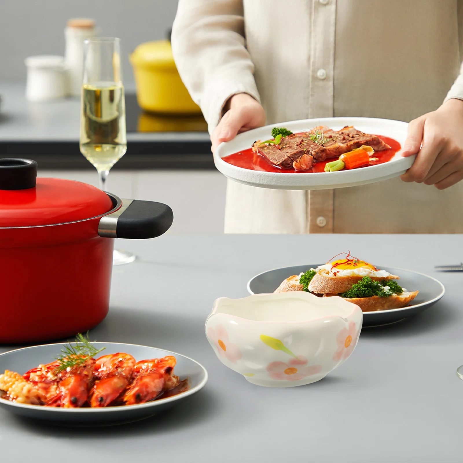 

Household Handcrafted Ceramic Ramen Bowl Cartoon Shape Large Capacity Salad Fruit Dessert Bowl for Kitchen