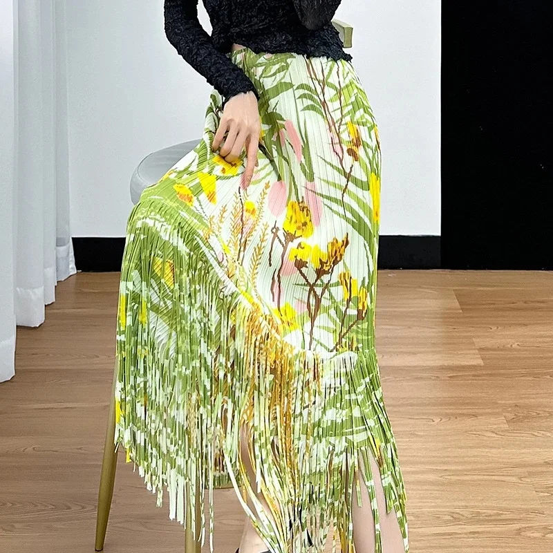 

Women's Skirts New Spring and Summer Fashion Lssey Miyake Oil Painting Wind Printing Elastic Pleated Tassel Skirt A-line Skirt