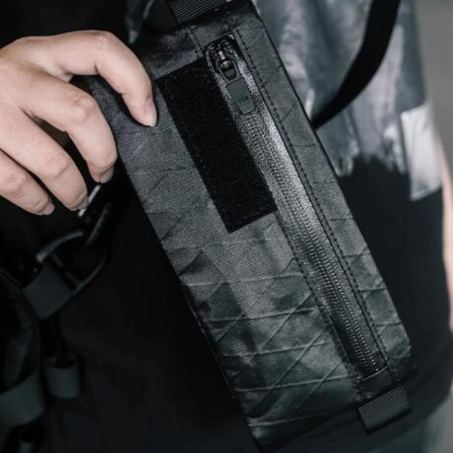 Portable Expand Waterproof Card Coin Key Phone Velcro strap Integrated Deputy Bag Outdoor Backpack Hanging Bag Accessories