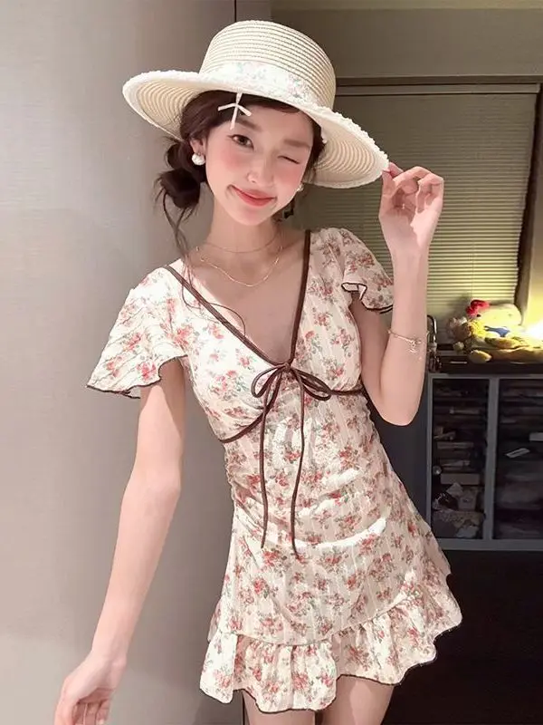 

Floral Print Conservative One-Piece Swimsuit Women's Thermal Spa Vaion Beachwear Slimming Design ort Sve V-Ne