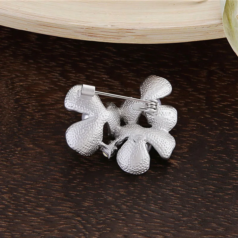 Matte Silver Plated Pearl Flower Brooch Zinc Alloy Crystal Metal Broche Large Flower Brooch Pin Jewelry for Women