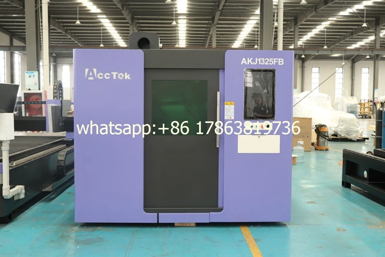 Factory Industrial 4KW Metal Enclosed Fiber Laser Cutting Machine With Auto Exchange Table And Enclosed Cover