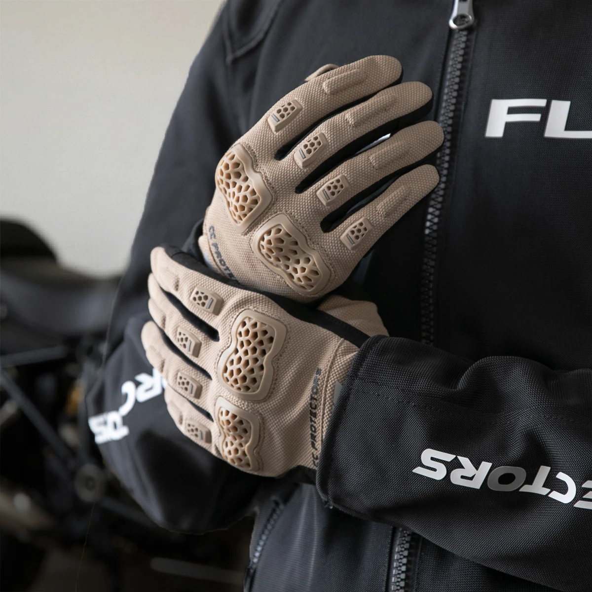 

CC PROTECTORS G203 PVS1 Summer Motorcycle Gloves Vent TPU Protective Touch Screen Stretch Microfiber Unisex Riding Gloves S-2XL