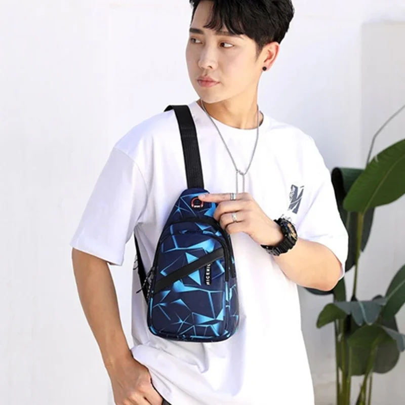 Tas dada pria motif geometris, tas selempang kasual kain Oxford, tas bahu dada luar ruangan perjalanan olahraga
