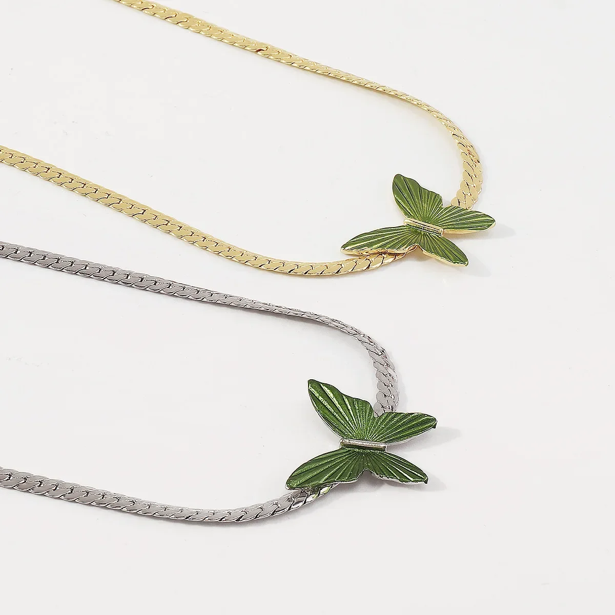 Golden Modern Butterfly Women's Necklace Fashion Geometric Cuban Chain Club Party Clavicle Chain For Women Fashion Jewelry 2023