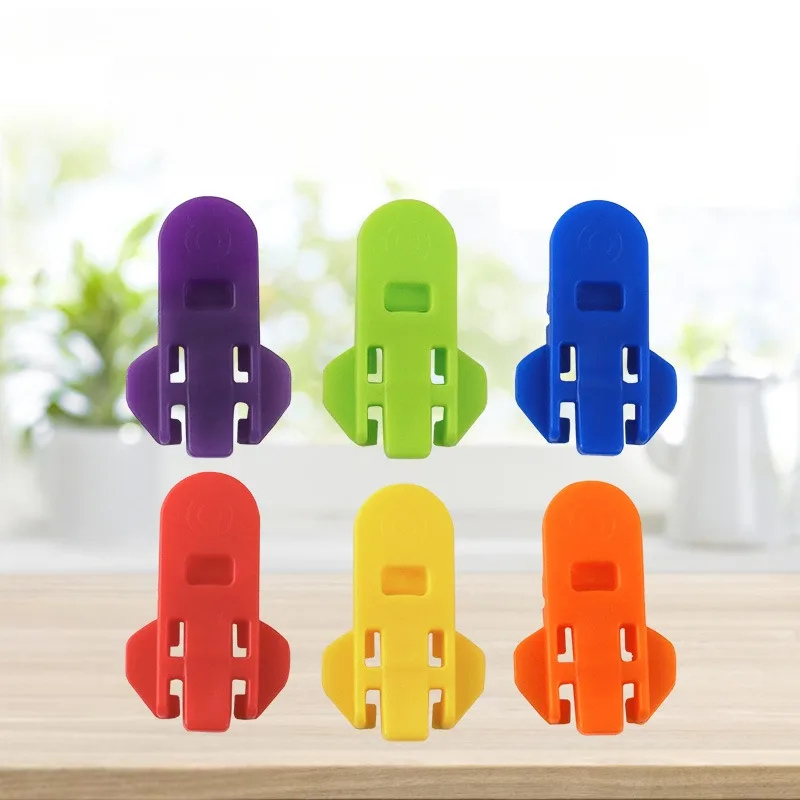 10Piece Portable Bottle Opener Plastic seal  Dust-Proof Handheld Soda Can Beer Beverage Opener Multiple Colors Kitchen Tool