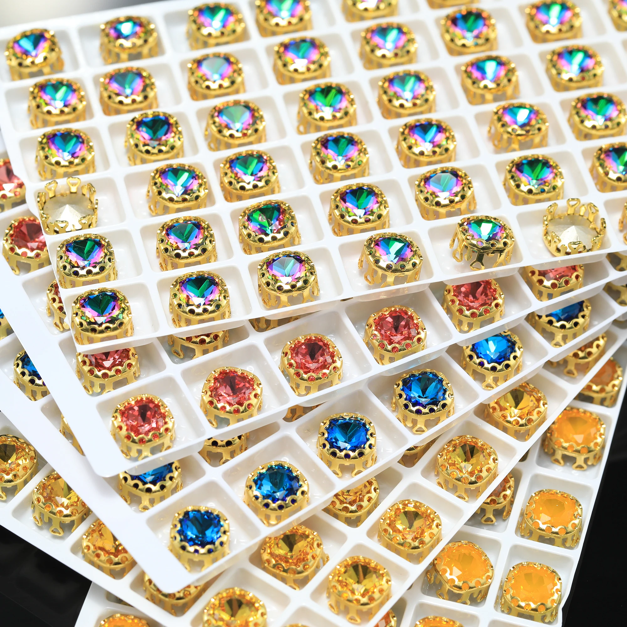 Aufnähbares Kristall-Strass-Spitzenband mit Strasssteinen, silberner und goldener Basis für Brautkleider, Schuhe, DIY-Schmuckherstellung – Detail 7