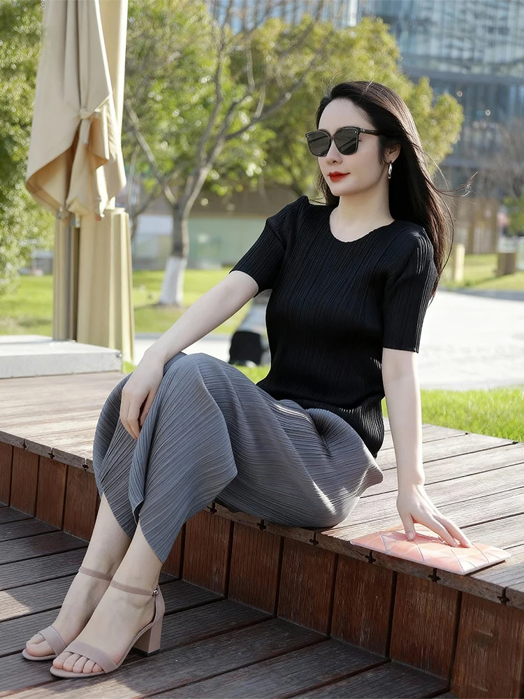 Classic Short Sleeve Women's Fitted round Neck Basic Style Commute Top Polyester Blend Fabric Wrinkle Design Moisture Wicking