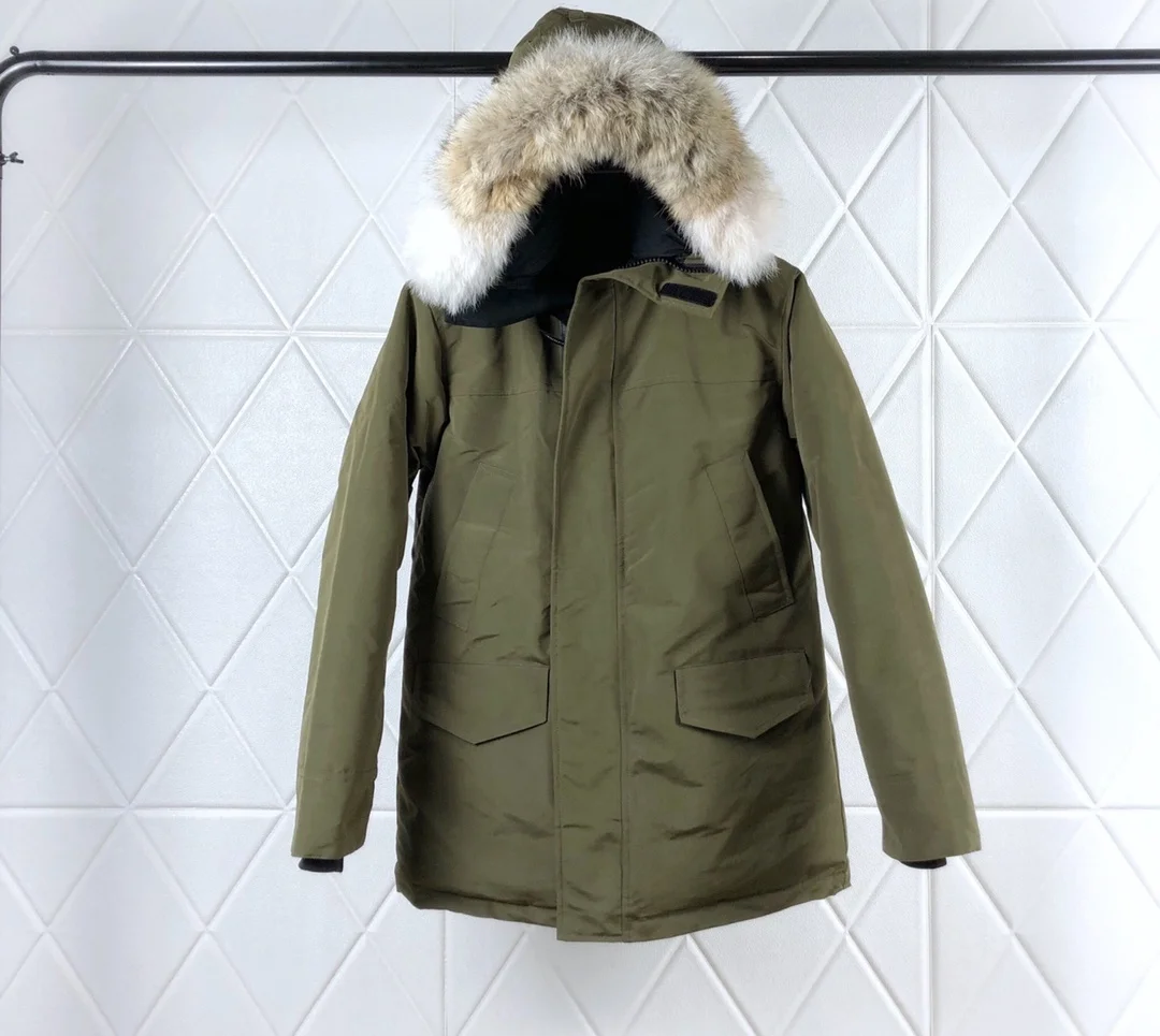 Abrigo de plumón de ganso de estilo clásico para hombre, Parka cálida impermeable para exteriores, chaqueta de plumón de piel de Coyote Real de marca de lujo, alta calidad, Invierno