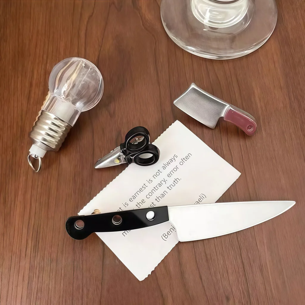 

4pcs fun scissors/light bulb/fruit knife/small hair clip Halloween simulation headwear women's forehead bangs hair clip