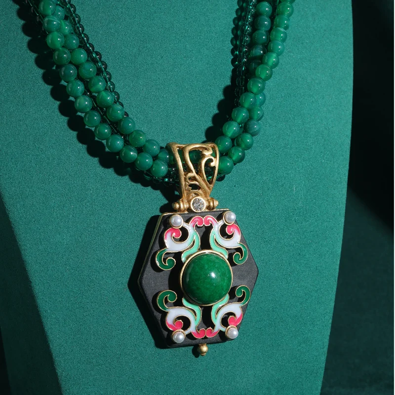 Vintage Emerald Green Beaded Necklace Pendant Lucky Brand Gift Auspicious Clouds Layered Quality Luxury Jewelry Designer 2026