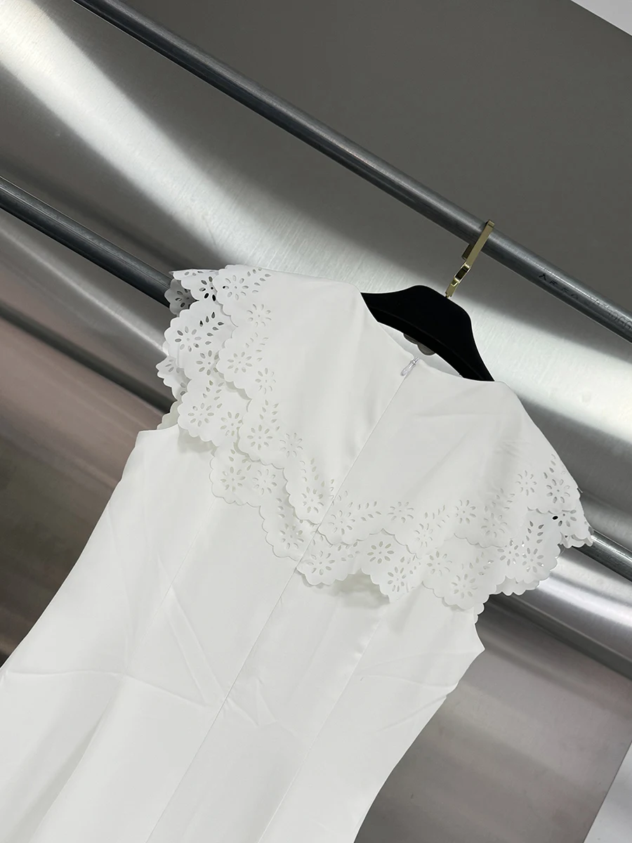 CHICEVER Biała Sukienka z Wycięciami, Dekolt V, Bez Rękawów, Wyszczuplająca, Elegancka, Intelektualna, Letnia Moda Damska