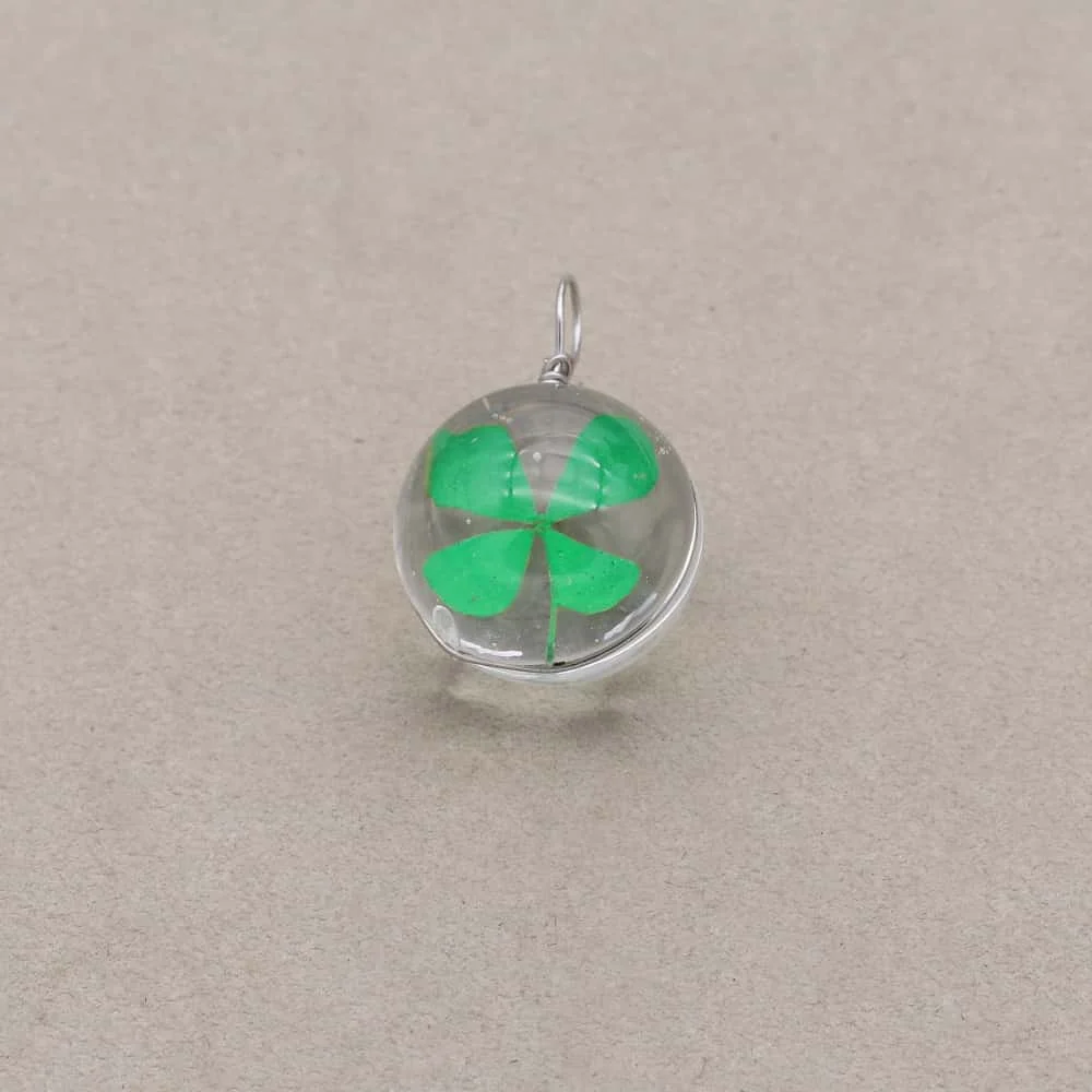 Résine transparente mode boule de cristal herbe plante fleur pendentif à breloques