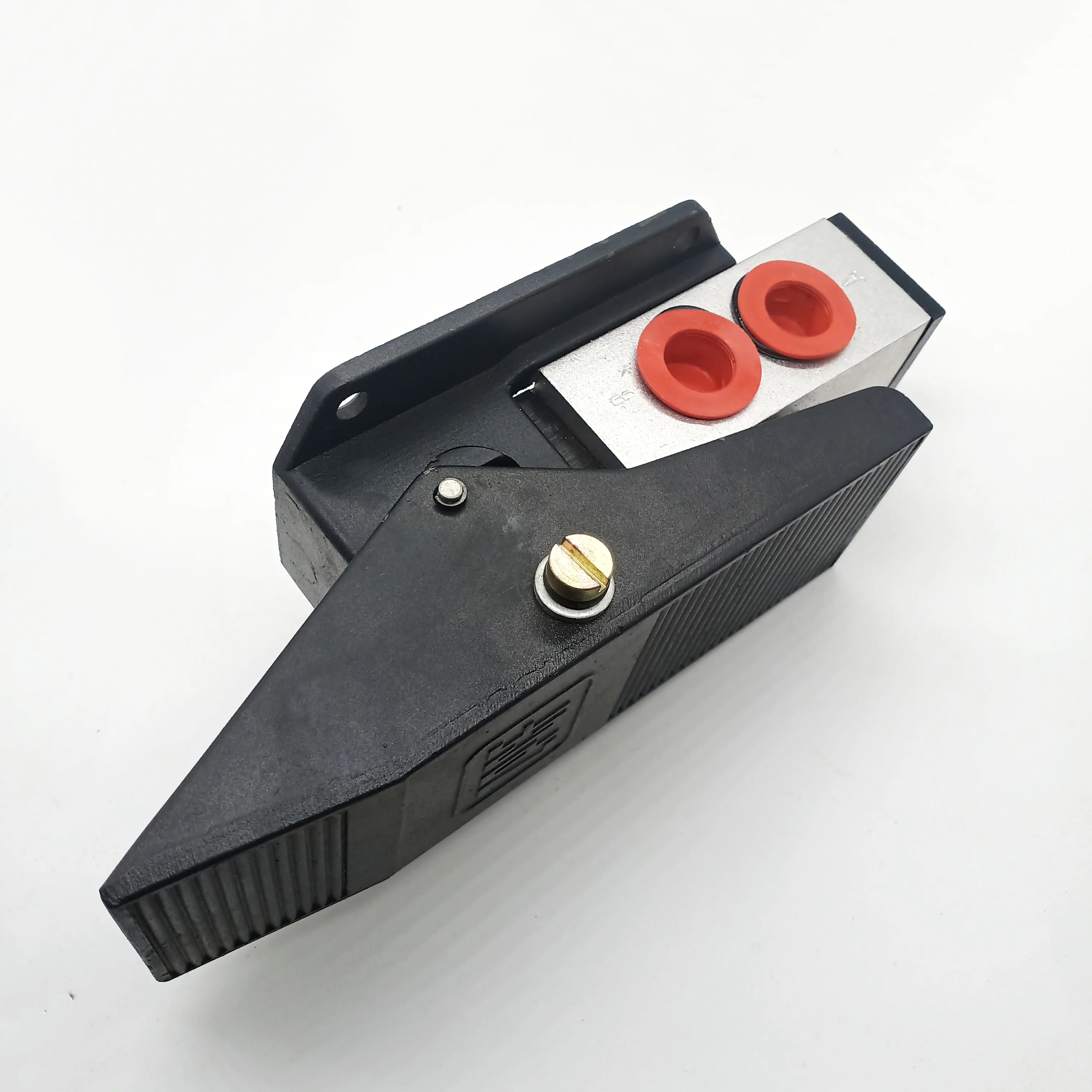 

High Quality 2-Way 5-Position Foot Pneumatic Cylinder Suppliers in China Offered Pneumatic Parts