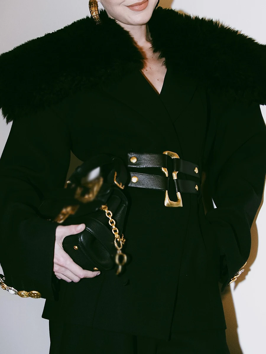 TWOTWINSTYLE Slimming Spliced Belt Temperament Jackets for Women Lapel Long Sleeves Patchwork Fur Collar Jacket Female Clothing