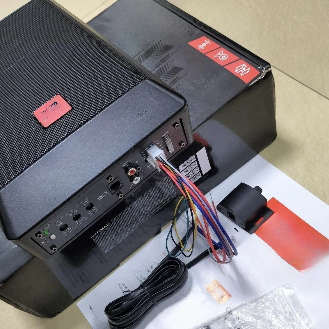 

Автомобильный ультратонкий активный сабвуфер, сиденье, 8-дюймовый сабвуфер с тяжелым весом, 12 В, мощный сабвуфер