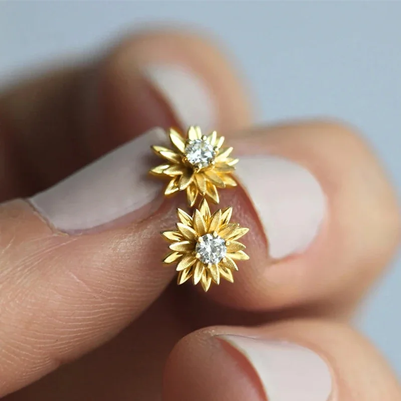 2024 Dainty Flower Stud Earrings White/Golden Color Fancy Ear Accessories for Women Daily Wear Girls Gift Statement Jewelry