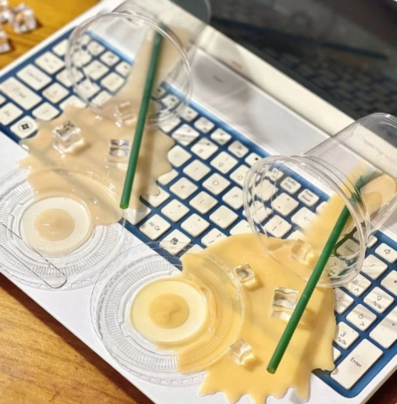 Knocking down milk tea phone holder, overturning cola prank cup, beverage prop, spoon, handicraft, desktop creative decoration