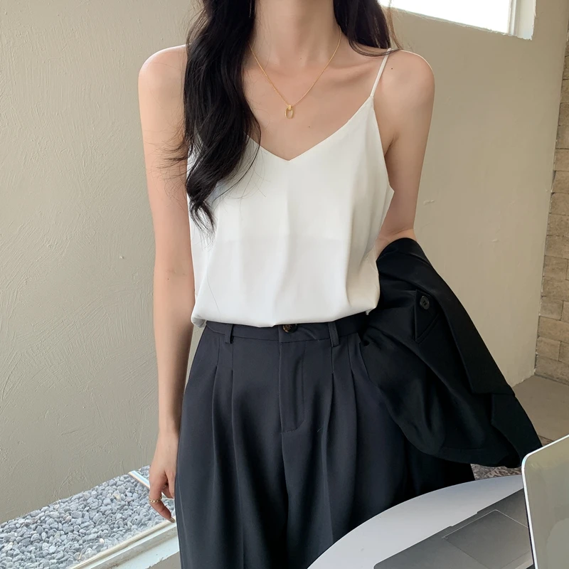 Elegant Style V-Neck Women's Y2K Top 2026 Summer Sexy Sleeveless Silk Tank Top Spaghetti Strap Loose Fit Slimming Base Camisole