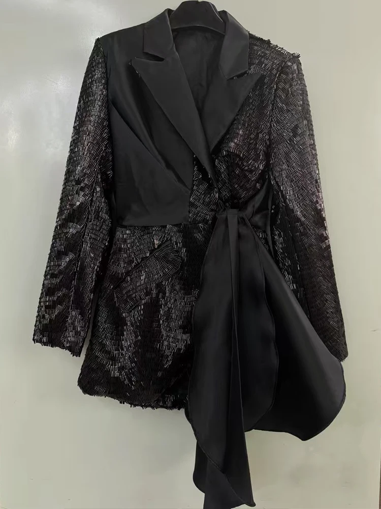 

High-grade contrast color stitching beaded long-sleeved black suit jacket 2025 autumn women's new waist-shrinking slim top
