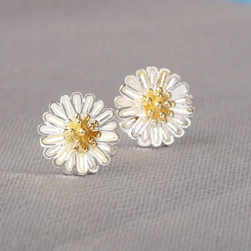 Elegant Cute Dainty Stud Earrings For Women Chic Graceful Silver Color Daisy Daily Wearable Piercing Jewelry Accessories