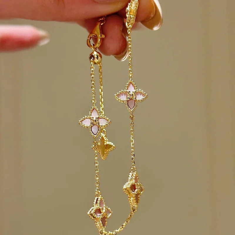 

MURMUR Iced Out Classic Brass Bracelet Ladies Adjustable Four Leaf Clover Chain Bracelet With 5A+ Cubic Zirconia For Party