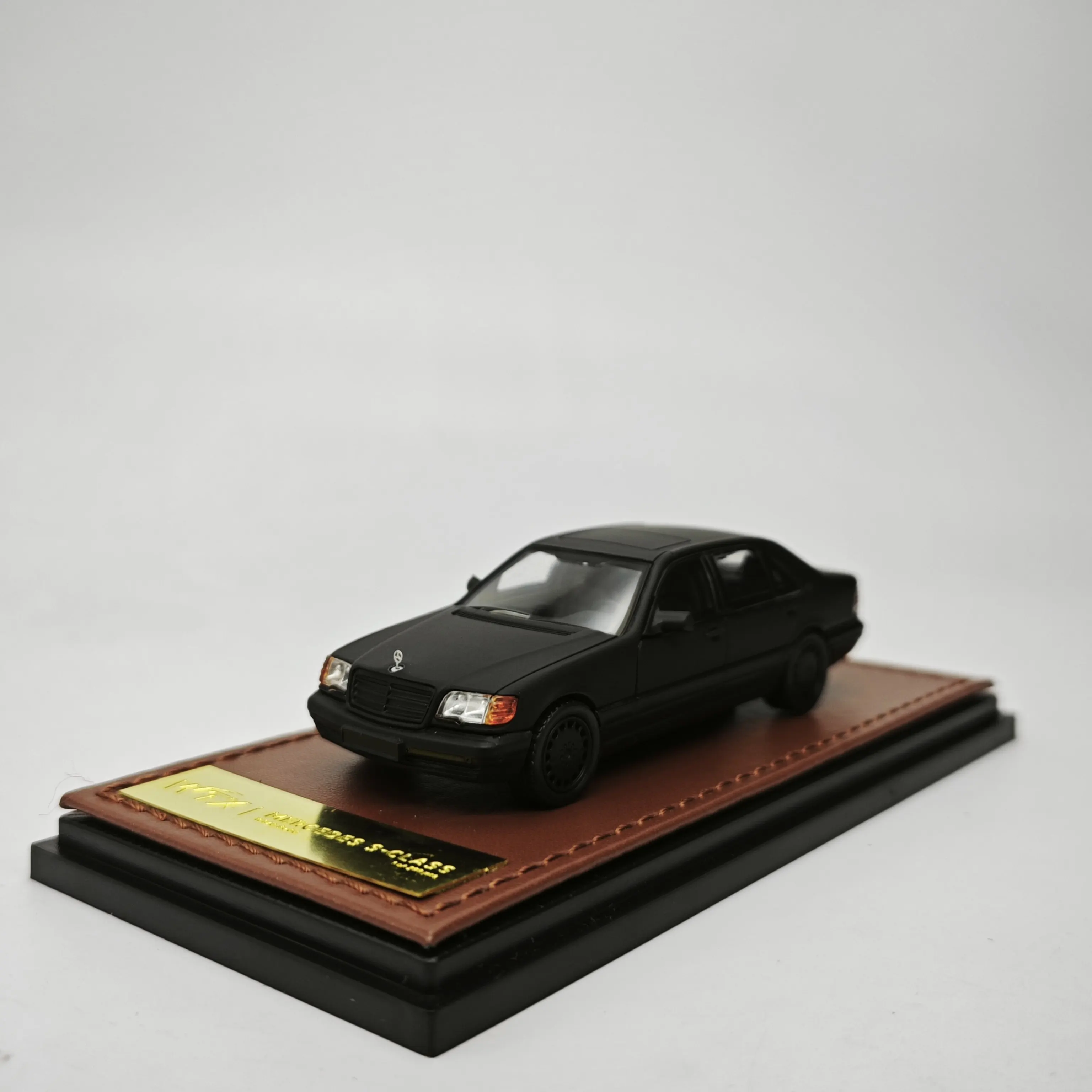 WTX 1/64  6000SEL Extended Edition Collectible Concierge Alloy Car Model