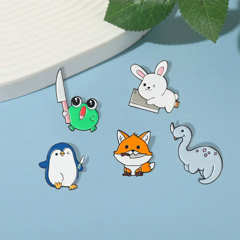Pin esmaltado de daga de Animal personalizado, encantador zorro, pingüino, tiranosaurio Rex, broche para matar, bolso, Pin de solapa, insignia de