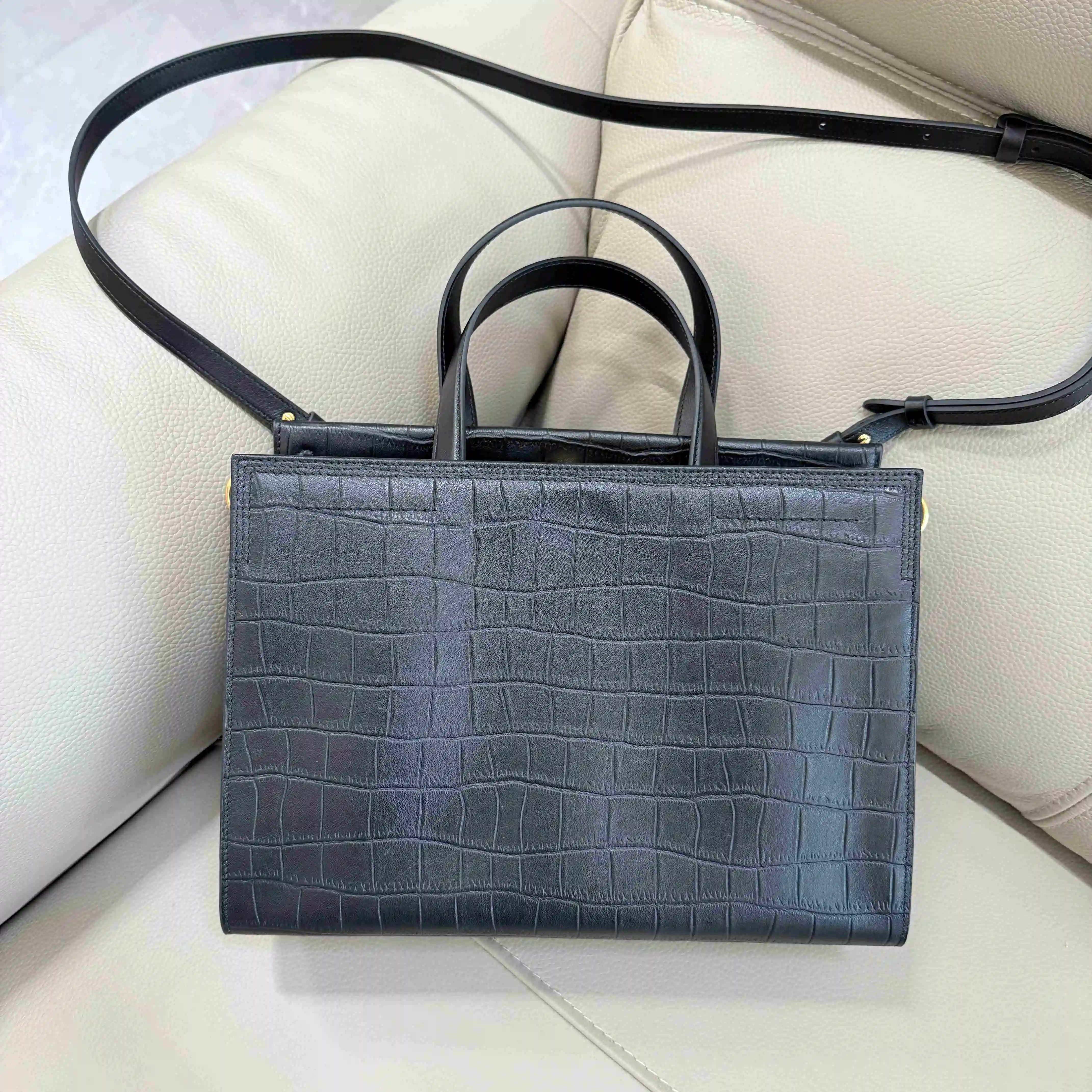 Large Capacity Women's Tote Bag 2026 Autumn/Winter Fashion Commuter Handheld Single Shoulder Crossbody Bag for Stylish Women