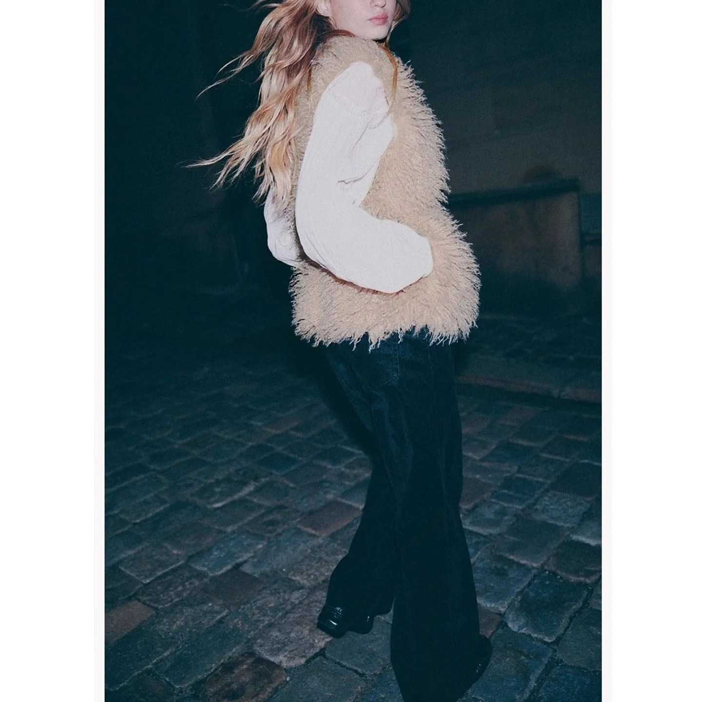   Gilet in pelliccia artificiale per donna Autunno 2025 Faionable Fluffy Sle Youth Colore puro V-ne Vita stretta