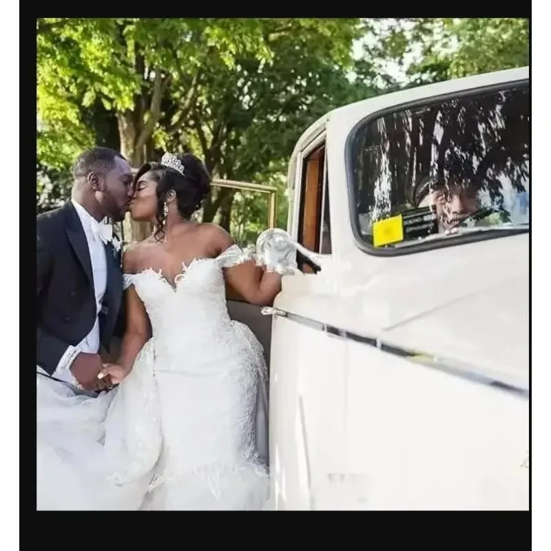 

Customized Off The Shoulder Lace Wedding Dress With Detachable Train Robe De Mariee Siren Mermaid Backless Beach Bridal Gown