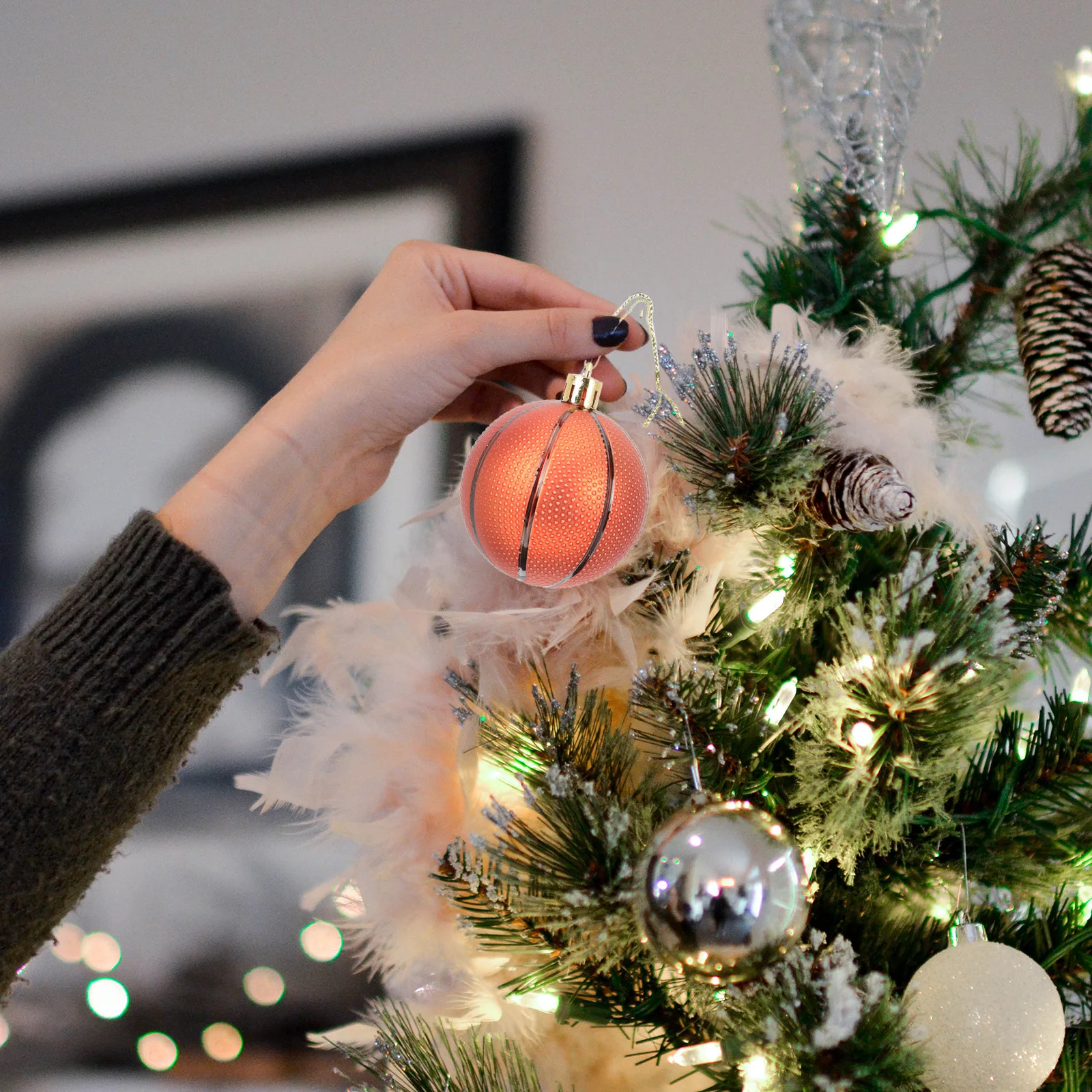 

6Pcs Xmas Ball Hanging Decorations Festive Plastic Ornament Set for Christmas Tree Home Window Door Fireplace Display