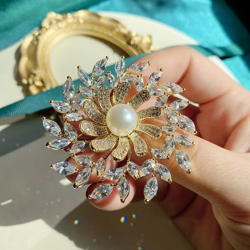 New Luxury Micro-inlaid Zircon Flowers Brooches Pins for Women Clothing Accessories Wedding Corsage Jewelry Holiday Gift Broches