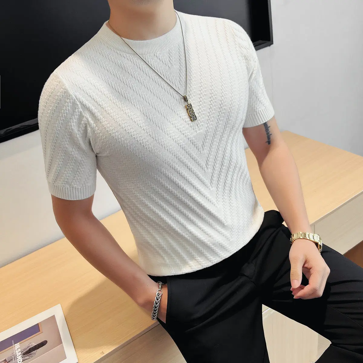 2026 Summer Men's Round Neck Short Sleeved Knitted T-shirt Jacquard Slim Fit Ice Silk Cool Bottom Shirt Casual Business T-shirts