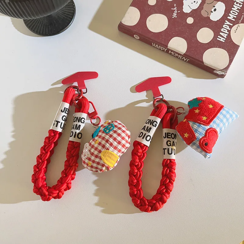 

Модный эстетический плюшевый шарм в красную клетку в виде яблока — утолщенный универсальный ремешок для чехла для телефона/поляроида/CCD, стильный аксессуар